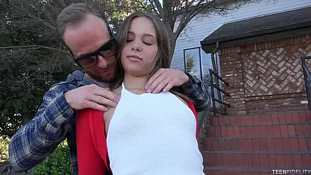 جوان ۱۸, کم سن, رایان مدیسون, اب زن