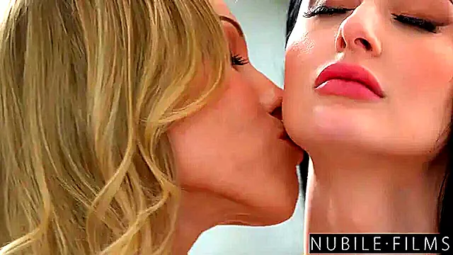 Hardcore Büyük Memeli, Esmer Genç Yarak, Büyük Göğüsler Boşalma, Amcıkın Boşalması, Vajina Gurup Penisi Pornosu