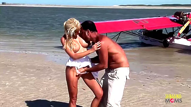 Rubia Sex On Beach, Pollas Grandes Rubias, Grandes Pollas Para Una Milf, Penes Grandes, Corridas En Tetas Grandes