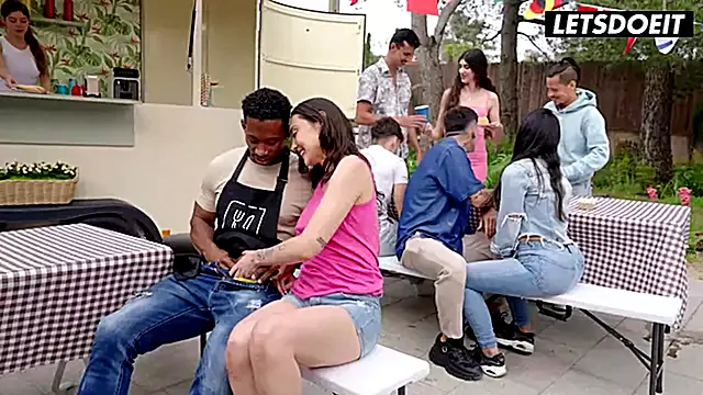 Sex Vú To, Ngực To Thủ Đâm, Vú To Pulic, Co Hong Nhat Ban, Lot Dau, Gầm Bàn, Tự Ra, Quay Tay, Truyền Giáo