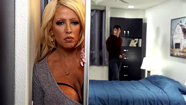 Tetas Grandes Trio, Sexo A 3, Peitos Enormes, Mamas Mom, Trio Bisexuais, Inesto Bi, Foda Entre Os Peitos