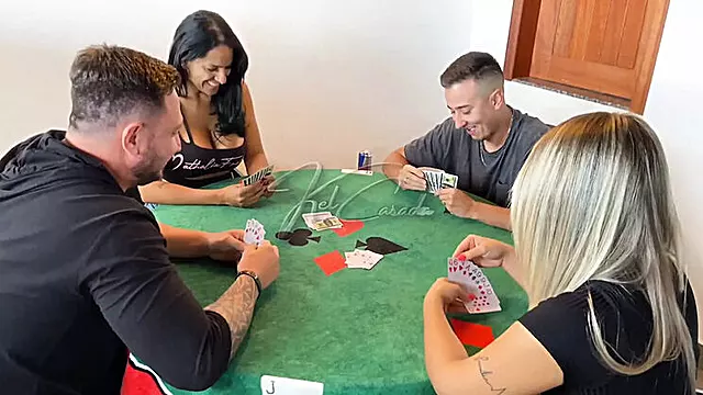 Orgasm Amatori, Schimb De Sotii Amatori, Bruneta Suge Pula, Muie Milf, Muie Amatori Bruneta