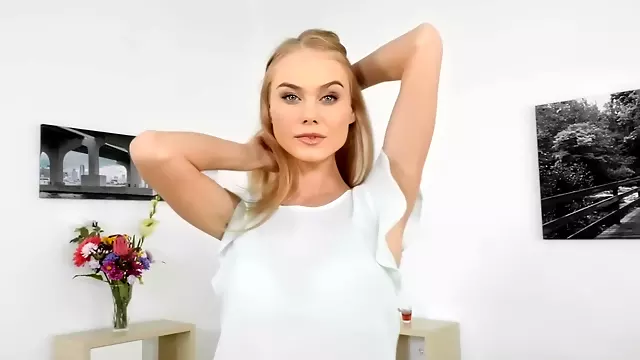 Blondýnky Zraly Zensky, Tetování Blondýna, Jak Se Točí Porno, Sexy Blondýna, Perverzní Milf