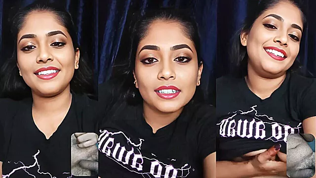 Live Showing Boobs and Rosy Pussy