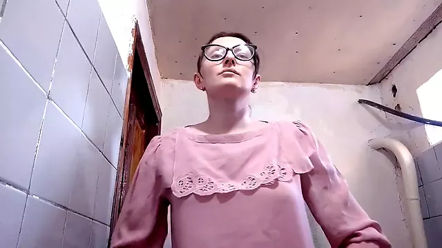 Kozy, Ona Před Ním Masturbuje, Malá Prsa, Perverzní Paničky, Ukazovat Prsa, Extremne Mala Prsa