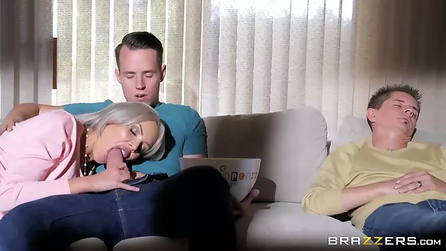 Gacice Sa Guza, Grubo Jebanje Sa Velikim Kurcem, Mamare Sisate, Velike Sise, Sisate Pičke