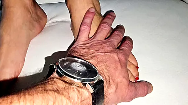 Amatör Esmer, Amatör Ayal, Milf Amatör, Esmer Ayak, Esmer Milif, Ayak Milf, Ayak Yalama, Milf Feet Worşhip