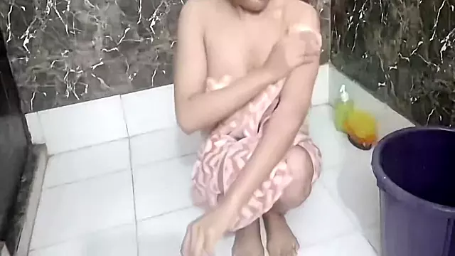 Budha Ne Meri Jawani Dekh Kar Jabar Dasti Chut Mari