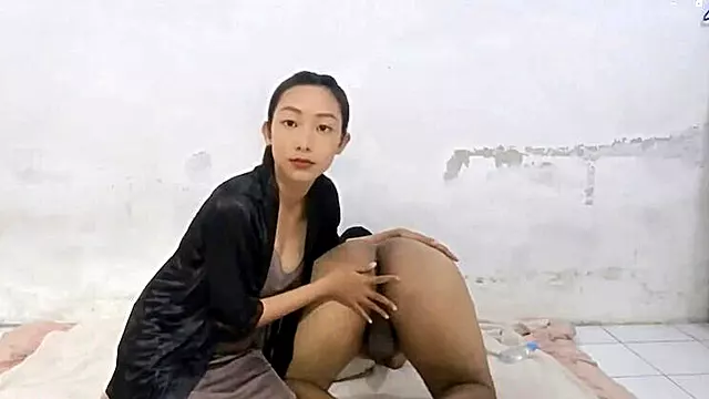 Amateur Malay boyfriend gets rimmed and fucked by beautiful Pinay girl