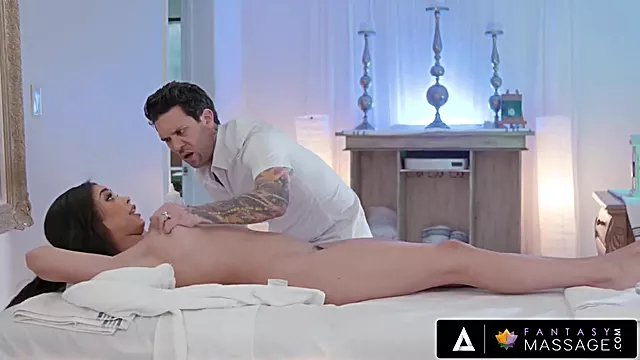 Hot Babe Aaliyah Hadid Squirts After Gagging On Her Masseurs Cock