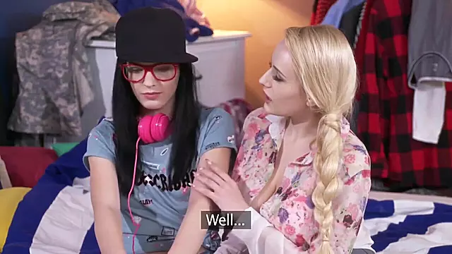 Wicky & Anie Darling Sneaky Lesbian