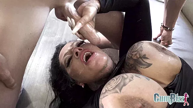 Stepmommy Swallows Bigdicks and Cumloads
