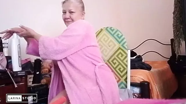 Ciotka Pokazuje Mu, Wielka Dupa Mega Tits, Blond Milf, Sama Blondyny Nago, Dojrza E Z Wielkimi Cyckami
