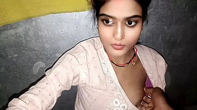 Actrices Arab, Actrice, Indienne, Amateur Brune, Arabe En Manque, Arabe, Il Se Fait Baiser Pendant Qu'il Baise Une Fille