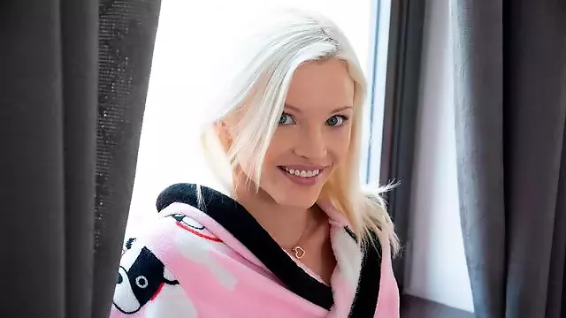 Noge, Plavuse Helanke, Mom Ass Fingering Masturbation, Masturbiranje Teen, Drkanje Solo, Masturbacija Sa Prstom