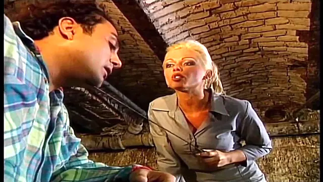 گروهی با پستان گنده, مامان پستون گنده بلوند, دوخترکی, ممه گروهی, قدیمی, مامان, سه نفره, میلف گروهی