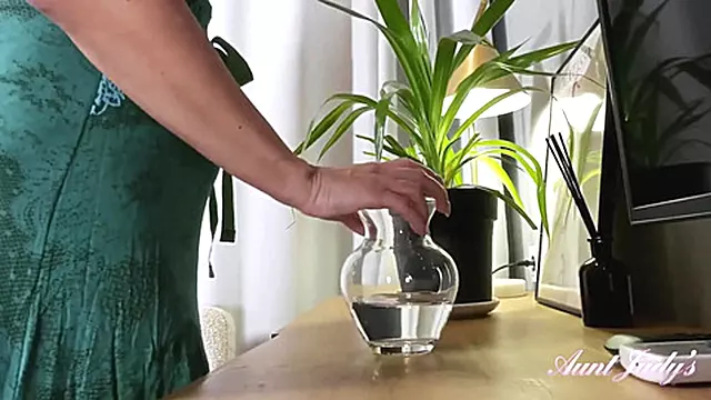 40Let Milf, Podpatky Amatéři, Zralá Amatérka Kozy, Velká Prsa Zrale, Velky Prsa Felace, Mature Podpatky