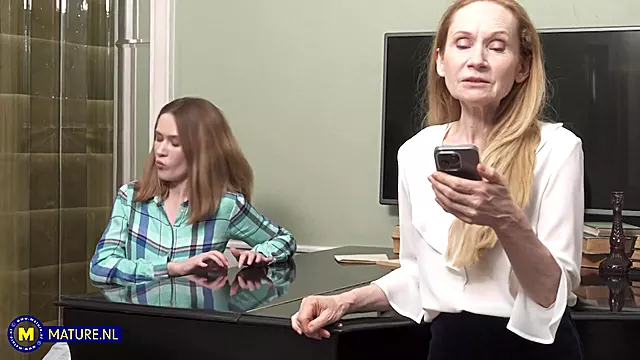 Lesbian Vagosex 18, Reif Oma Jung, Oma Nylons, Mature Lesbische In Lingerie, Unterwäsche Teen