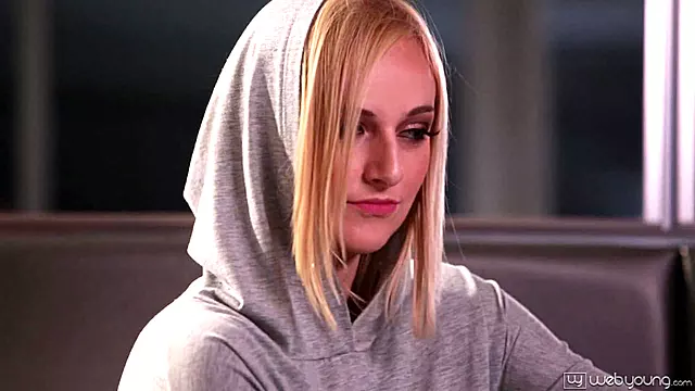 Mlade, 18 Náctileté, Vedle Leží, Ženy, Panička Mladý, Stary Mlady