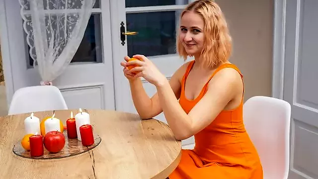 Blonda Se Mastutbeaza, Blonda Milf, Blonde Naturale, Blonde Sani Mari, Aproape Pussy, Masturbare Deget