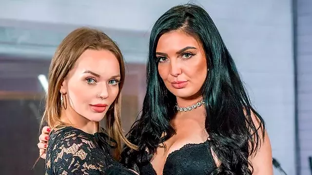 Crnke, Pusenje, Drkanje, Prvo Drkanje, Od Pozadi, Drkanje Na Tajice, Crnka Milf, Pusenje Kurca Milf