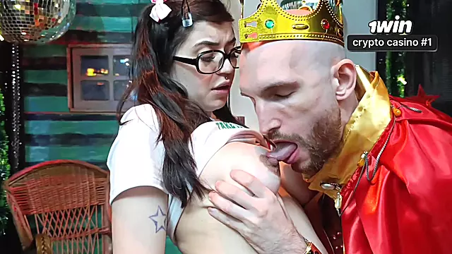 Brunette Big Brust, Brünette, Euter, Will Nicht, Gefallen, Titten Fick, Selbst, Runter Holen, König