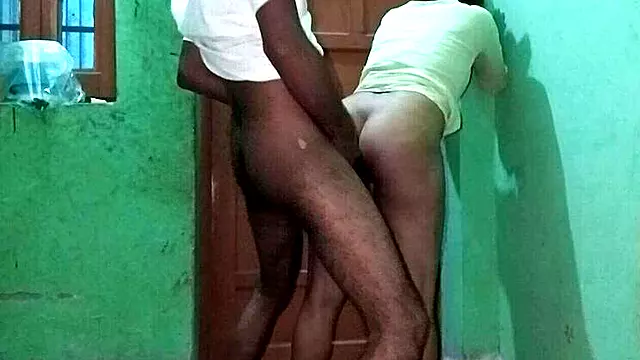 Hot Indian Aunty Pooja Takes Rough Anal From Neighbor - Old & Young Sex