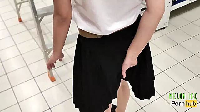 Melon Ice - (Thai Exhibitionist Publuc Squirt)