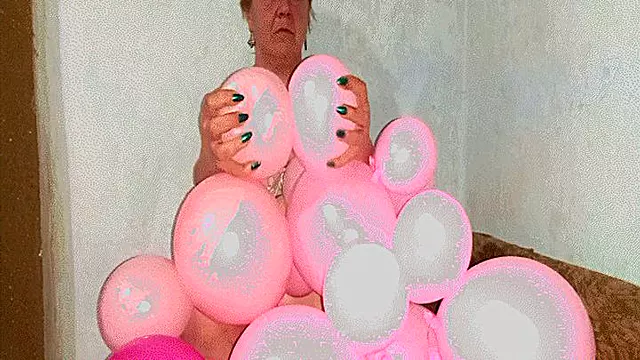 Pink balloons must be destroyed MP4