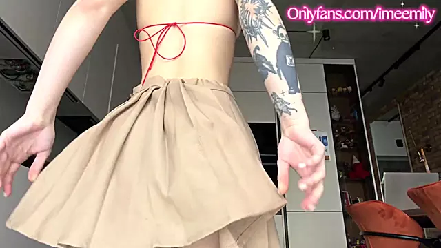 Brüste Abschneiden, Dreckiger Busen, Solo Masturbationen, Klein Mager, Mager Solo, Minirock Solo