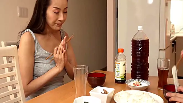 Japan Schwiegermutter, Amateure Japanisch, Asien Big Ass, Asiatische Mutter, Japan Großer Arsch
