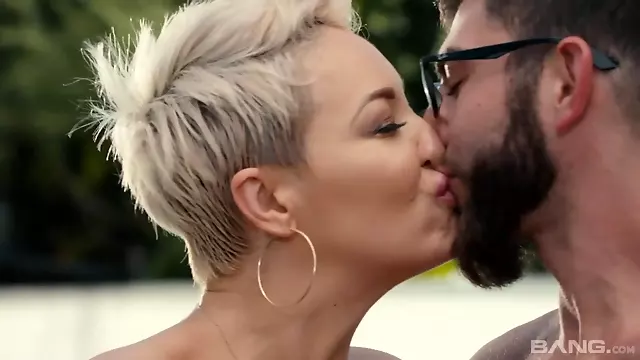 Erotika Fantasy, Lijepe Velike Sise, Lijepe Sise, Po Sisama, Jebanje Plavuse I Svrsavanjeusta
