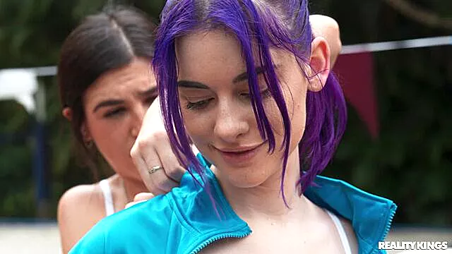 Großer Junger Schwanz, Große Schwänze Blowjob, Geiler Blowjob, Schönheit, Von Hinten, Aussen