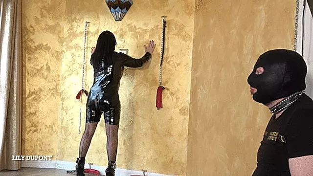 Sadomaso Retro, Gola Profonda, Dildo E Succhia, Femdom Sadomaso, Umiliato Dalle Donne, Dildo Italiano