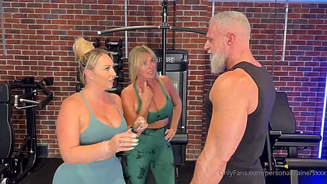 OnlyFans Mrs Nicole Summer Rose FFM Gym Threesome