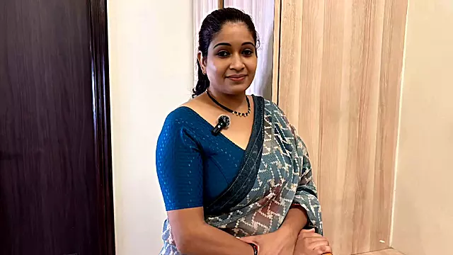 Bhabhi Ji Live in New Flat Gave a Gift to Neighbor Devar Ji
