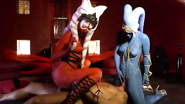 Star Wars Cosplay threesome fuck party with two chicks and one dude