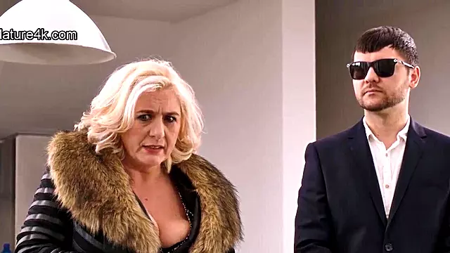 Matura Collant Tette Grandi, Fica Bionda, Autoreggenti, Cazzo Bionda Sexy In Calze, Milf Con Giovane