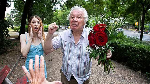 Blondýna Podvádí, Blondýna Na Koni, Blond Malá Prsa, Blond Na Kozy, Výstřik A Prsa, Podvádí Vystříká