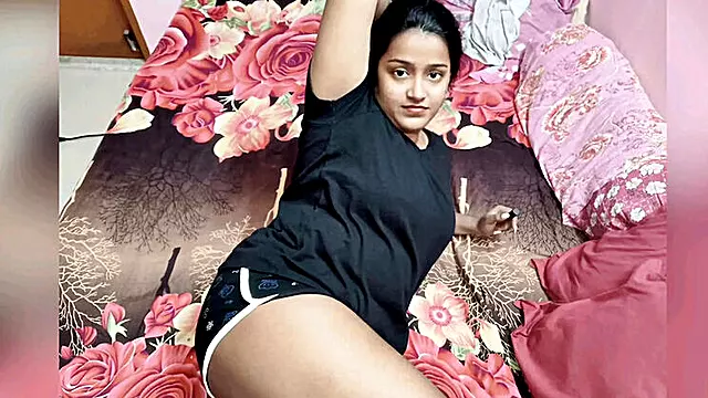 Indian stepsister Shraddha Pandey fucks stepbrother to keep secret - big tits, thick thighs, desi sex