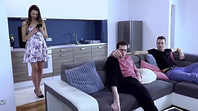 Mom Frend Anal, Anal Mamare, Lepe Sisate Mame, Trougao Velike Sise, Milf Varanje, Voli Da Se