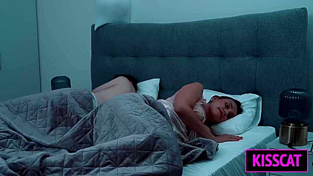 Why Stepmommy Wakes With Stepsons Wang In Hand Post-fight? Will This Babe Gets Face Cum In Share Daybed?