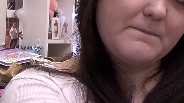 اماتور خانگی, میسترس اماتور, خردسال اماتور, زن سروری معشوقه, فمدوم کم سن, کم سن خانگی, میسترس استراپون