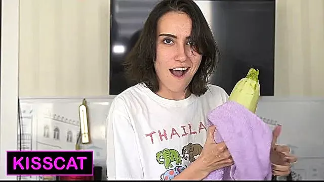 V Kuchyni, Cernovlasky, Rusky Brunetky, Páry, Ruske Pary, První Sex, Nelibi, Step Mám, Nevlastní Sestra
