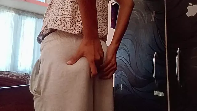 Desi Girl Hot Video Showing Boobs And Ass