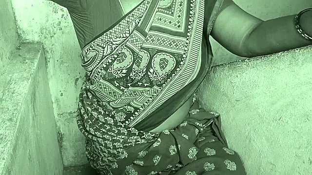 Super Indian Lady Handjob with Boyfriend Cock