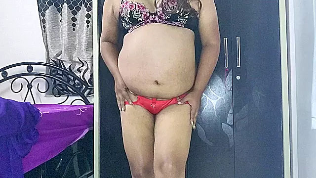 Madura Indiana, Indianas Solo, Travestis Maduras, Travesti, Travesti Solo, Calcinha Da Coroa