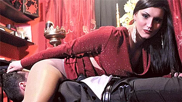 MISTRESS ISIDE - STRONG FARTING HD