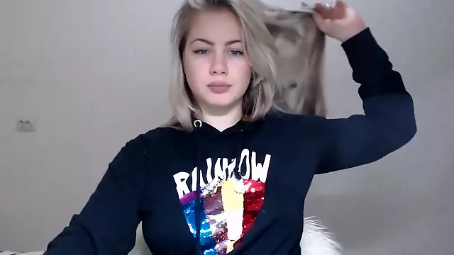 babe stripteas ,nude dance