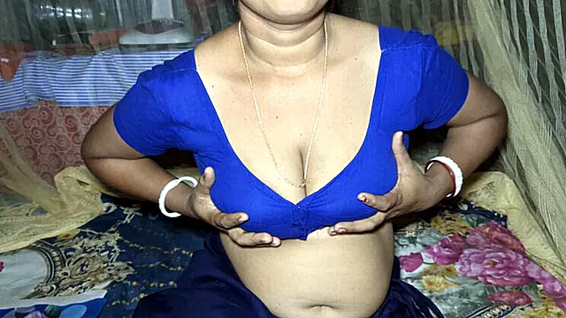 巨乳セックス, クローズアップ ペニス, 旦那 友人, 旧作 少女, 腹出し, 夫婦交歓, 老奥様, 乱交, ソフトコア, ローティーン キス